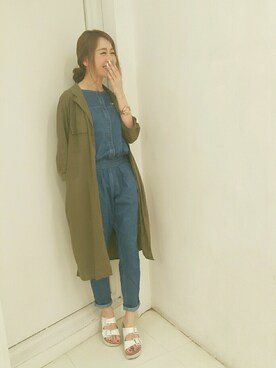 「ロングシャツ」｜「アイテム（つなぎ/オールインワン）」を使った、Minaさん（レディース・160cm）の春コーディネート