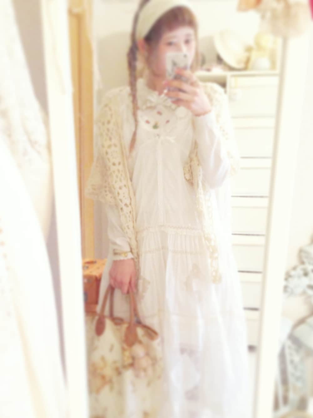 「vintage、ホワイト」｜「Fi.n.tのアイテム（ニット/セーター、ホワイト系）」を使った、creamさん（レディース・156cm）の秋コーディネートの1枚目の写真