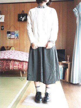 「古着屋のアイテム（スカート、ブラック系）」を使った、Chikaさん（レディース・160cm）の春コーディネート