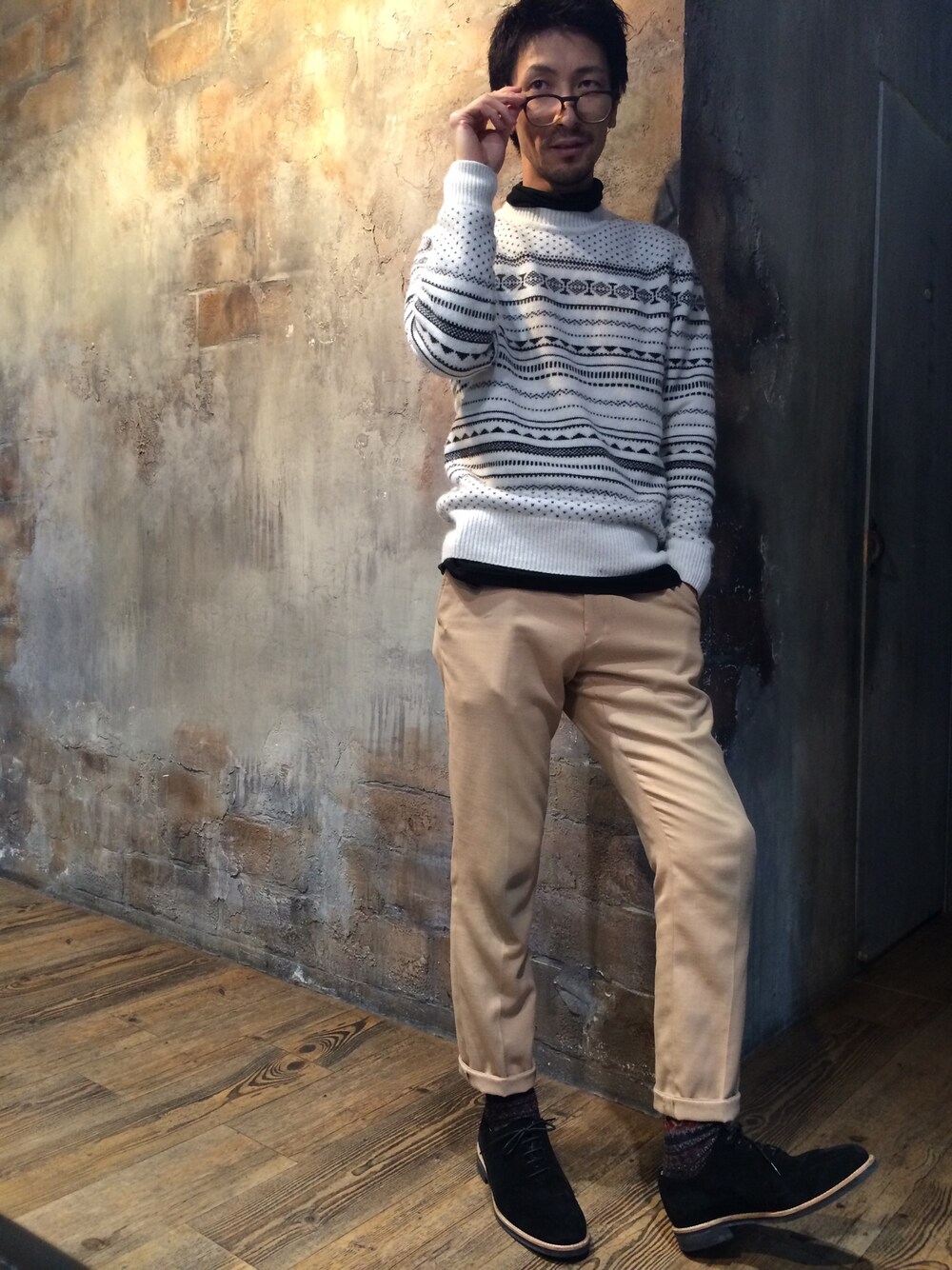 「ADAM ET ROPE'のアイテム（ニット/セーター、ホワイト系）」を使った、ひろたまさきbyBRAVEayaseさん（メンズ・175cm）の冬コーディネートの1枚目の写真