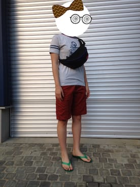 「半袖シャツ」｜「アイテム（ビーチサンダル）」を使った、Kamiumeさん（レディース・160cm）の秋コーディネート