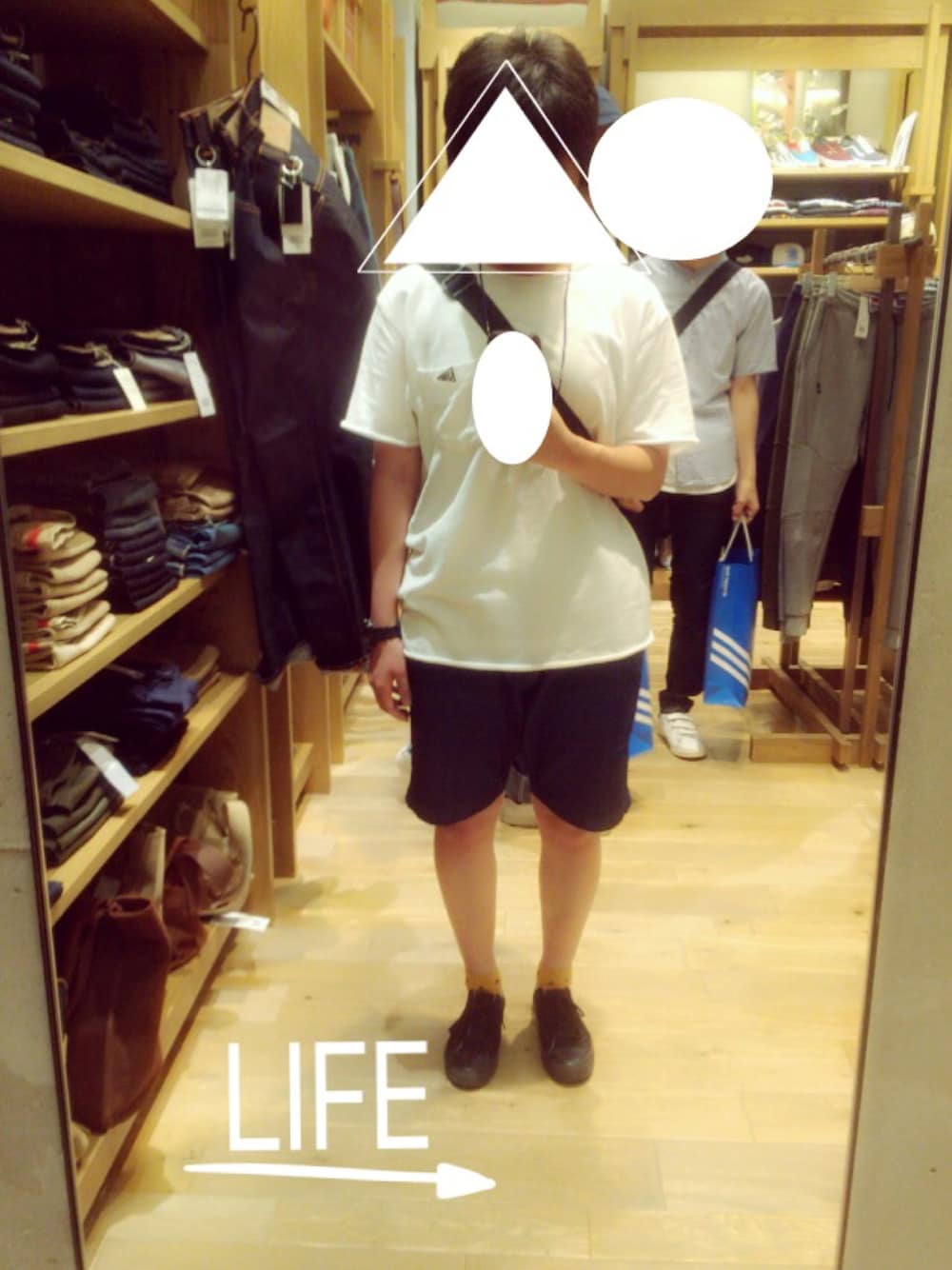 「試験、合格しました、ボーイッシュ、シンプル、stan smith、GET、白Tシャツ、さしいろ、ショッピング、summer」｜「URBAN RESEARCH DOORS MENSのDOORS ミニ裏毛エンブレムPocket Tee（Tシャツ/カットソー、ホワイト系）」を使った、Kamiumeさん（レディース・160cm）の夏コーディネートの1枚目の写真