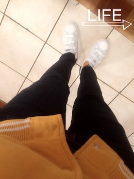 「アイテム（メッセンジャーバッグ、グレー系）」を使った、Kamiumeさん（レディース・160cm）の秋コーディネート