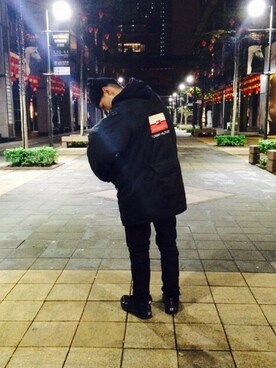 「TOMMY HILFIGER（トミーヒルフィガー）のアイテム（マウンテンパーカー）」を使った、Patrick chanさん（メンズ・170cm）の冬コーディネート