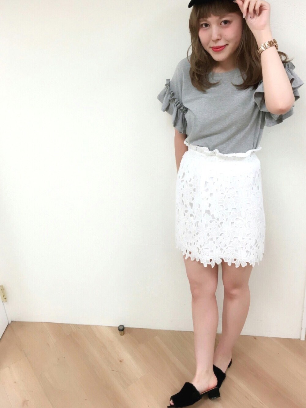 「シンプル、カジュアルコーデ、大人カジュアル、ootd、スカート、スポーツミックス、レース、Tシャツ、グレー、キャップ」｜「one after another NICE CLAUPのケミカルレーススカート（スカート、ホワイト系）」を使った、yoshiko Takayamaさん（レディース・165cm）の夏コーディネートの1枚目の写真
