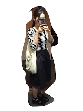 「PLAIN CLOTHING（プレーンクロージング）のアイテム（スカート）」を使った、ピザ屋の彼女さん（レディース・165cm）の秋コーディネート