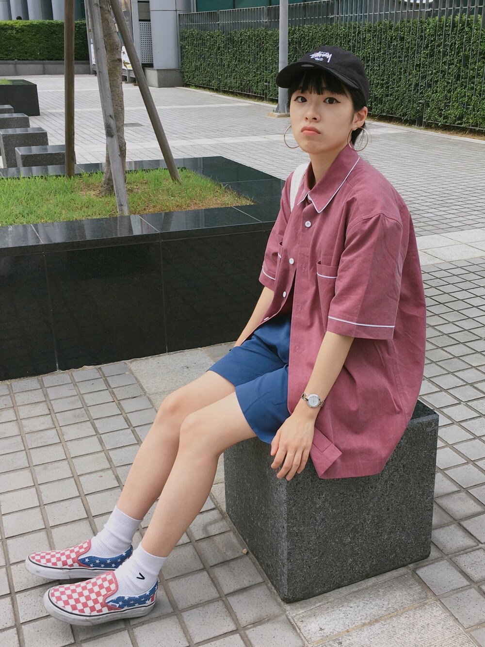 「韓国ファッション、韓国ブランド、夏コーデ、スポーツミックス、休日スタイル、ピンク、ソウル、VANSのスニーカー」｜「STUSSYのアイテム（キャップ、ブラック系）」を使った、MINIPA (ミニーパー!)さん（レディース・155cm）の夏コーディネートの1枚目の写真
