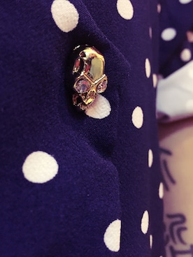 「Alexander McQueen（アレキサンダーマックイーン）のアイテム（ブローチ/コサージュ）」を使った、曦子niさん（レディース・160cm）の秋コーディネート