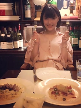 「アイテム（ウィッグ）」を使った、Minseo Kimさん（レディース・160cm）の秋コーディネート