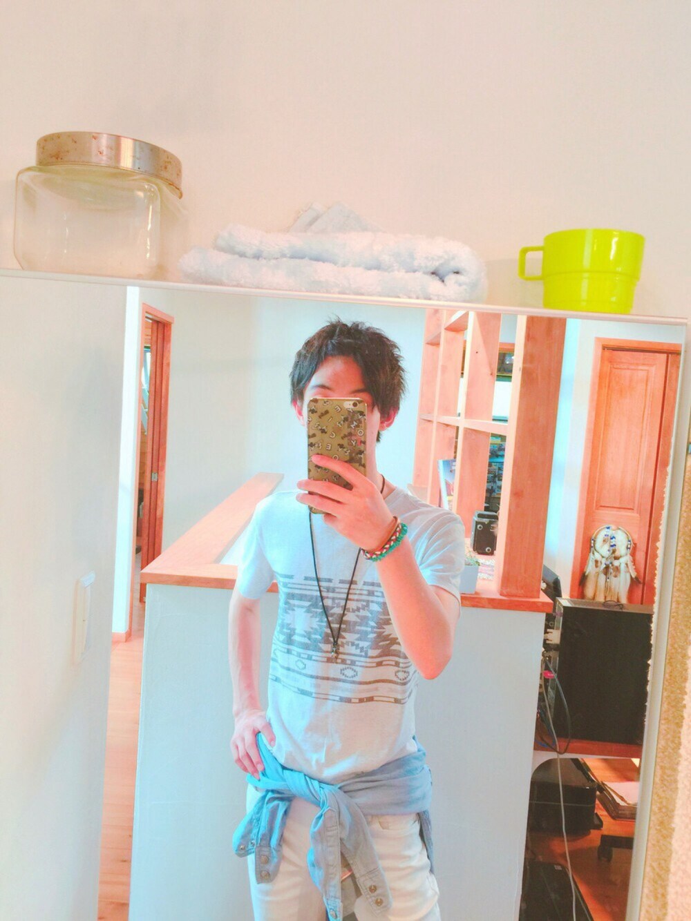 「夏コーデ、お祭り、高校生、ポンパドール、休日スタイル、オールホワイト」｜「American Eagleのアイテム（Tシャツ/カットソー、ホワイト系）」を使った、Kai Bachiさん（メンズ・173cm）の夏コーディネートの1枚目の写真