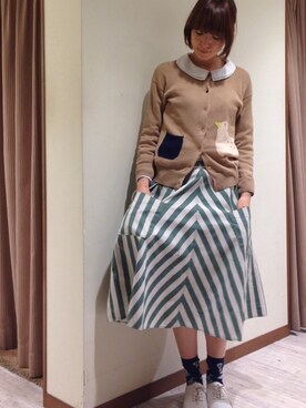 「POU DOU DOU（プードゥドゥ）のストライププリントサス付きフレアースカート（スカート、グリーン系）」を使った、ホシさん（レディース・160cm）の冬コーディネート