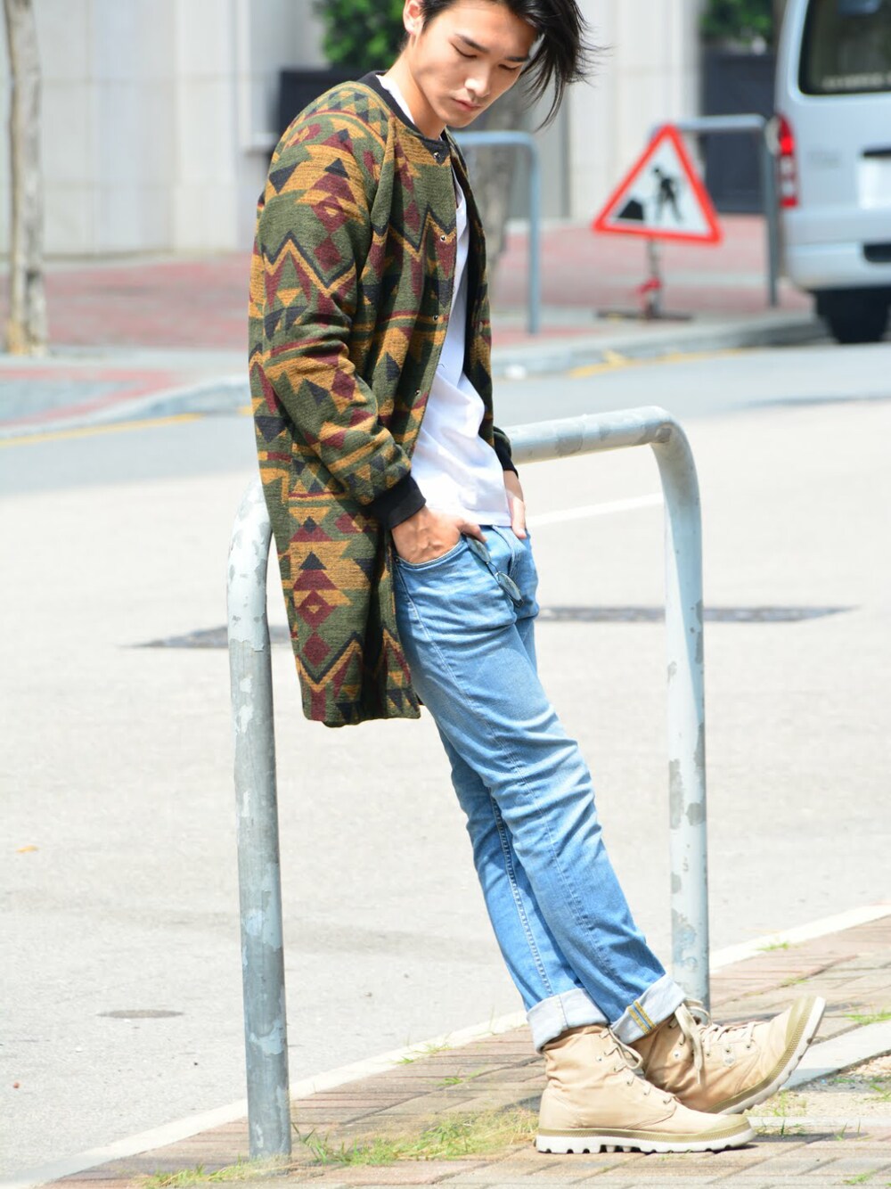 「green、H&M、military、boots」｜「Kalixstyleのアイテム（ミリタリージャケット、グリーン系）」を使った、菲力Felix さん（メンズ・185cm）の秋コーディネートの1枚目の写真