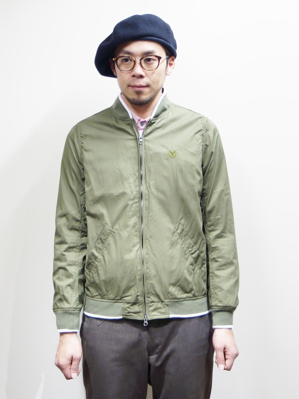 「NEVERTRUST、 ROCKET SHIP、 ロケットシップ、 埼玉県熊谷市、 ネバートラスト、 英国のサブカルチャー、 モッズ、スキンズ、ルードボーイ、パンク、 ドメスティックブランド、 British Monkey Jacket モンキージャケット、 ブリティッシュ・ユースカルチャー」｜「NEVER TRUSTのNEVERTRUST（ネバートラスト）　　British Monkey Jacket モンキージャケット OLV（ブルゾン、グリーン系）」を使った、ロケットシップさん（メンズ・182cm）の秋コーディネートの1枚目の写真