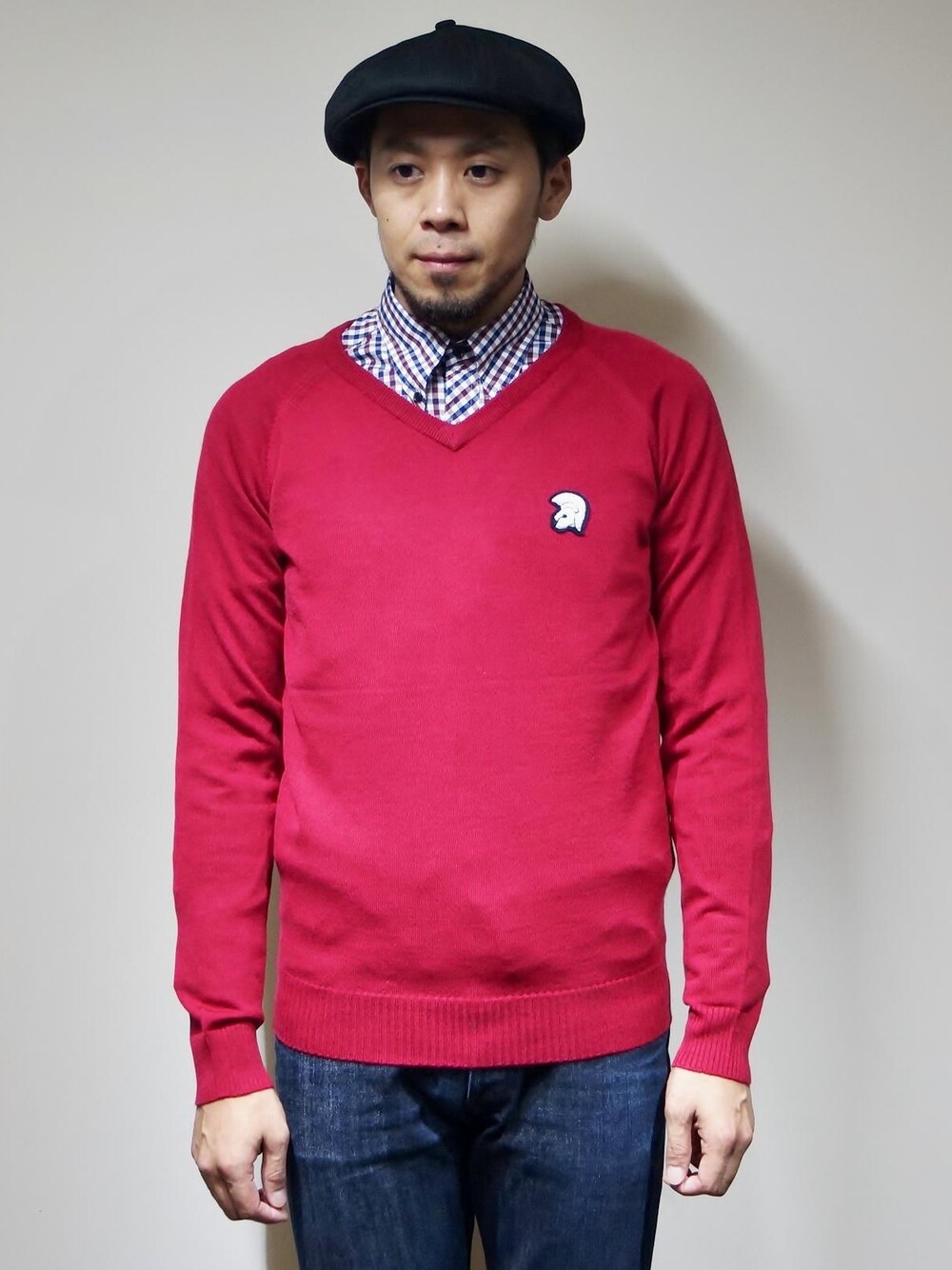 「NEVERTRUST、 ROCKET SHIP、 ネバートラスト、 Wear And Head Clothing、 英国のサブカルチャー、 モッズ、スキンズ、ルードボーイ、パンク、 生地、生産は主に日本製、 TROJAN V NECK PULL OVER Vネックセーター 、 ６０年代にモッズやスキンズが好んだ浅いVネックセーター、 相楽刺繍の立体的なトロージャンマーク」｜「NEVER TRUSTのNEVERTRUST（ネバートラスト）　　TROJAN V NECK PULL OVER Vネックセーター RED（ニット/セーター、レッド系）」を使った、ロケットシップさん（メンズ・182cm）の秋コーディネートの1枚目の写真