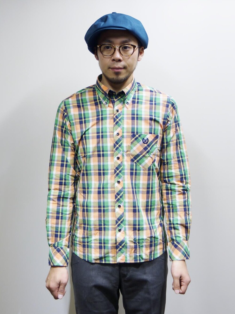 「NEVERTRUST、 ROCKET SHIP、 ネバートラスト、 Wear And Head Clothing、 英国のサブカルチャー、 モッズ、スキンズ、ルードボーイ、パンク、 生地、生産は主に日本製、 Big Check BD シャツ、 トラディショナルなビッグチェックのボタンダウンシャツ、 通年活躍できるシャツ」｜「NEVER TRUSTのNEVERTRUST（ネバートラスト）　　Big Check BD シャツ A.GRN（シャツ/ブラウス、グリーン系）」を使った、ロケットシップさん（メンズ・182cm）の秋コーディネートの1枚目の写真