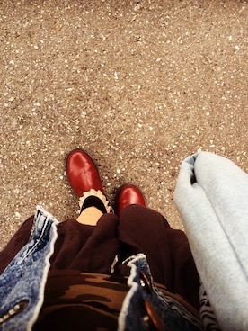 「Dr. Martens（ドクターマーチン）のアイテム（ブーツ、ブラウン系）」を使った、Kumi Kosekiさん（レディース・157cm）の秋コーディネート
