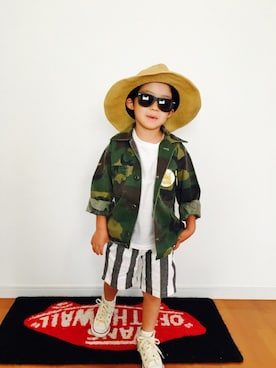 「缶バッジ」｜「アイテム（ジャケット/アウター）」を使った、リトさん（キッズ・100cm）の秋コーディネート