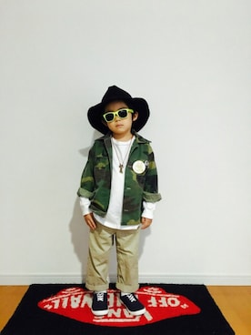 「缶バッジ」｜「アイテム（ジャケット/アウター）」を使った、リトさん（キッズ・110cm）の秋コーディネート