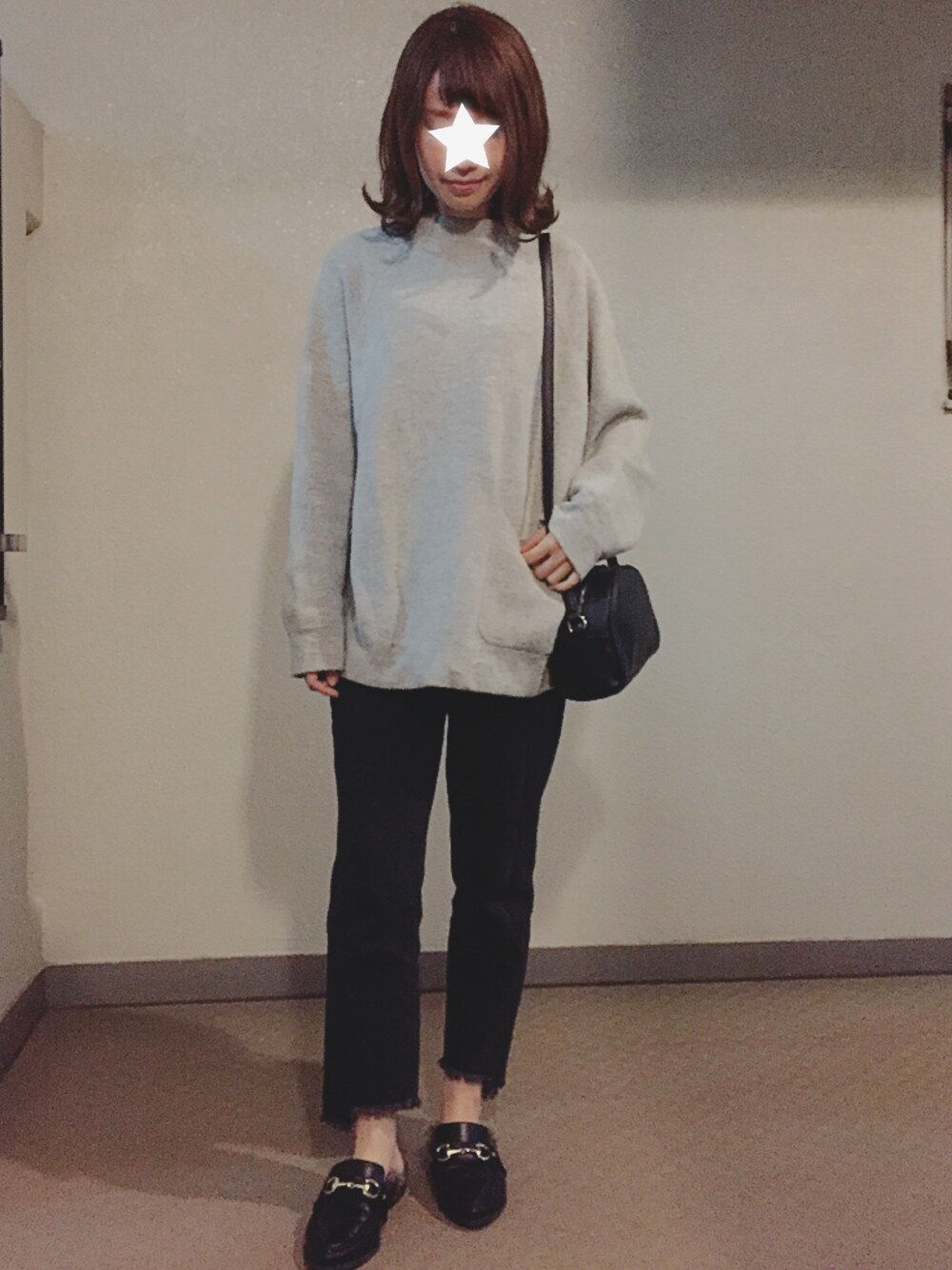「ラフ、黒、denim、ニット、グレー、オトナカジュアル、GU、アパートバイローリーズ、バブーシュ、プチプラ」｜「A part byのアイテム（ニット/セーター、グレー系）」を使った、chihirooさん（レディース・151cm）の秋コーディネートの1枚目の写真