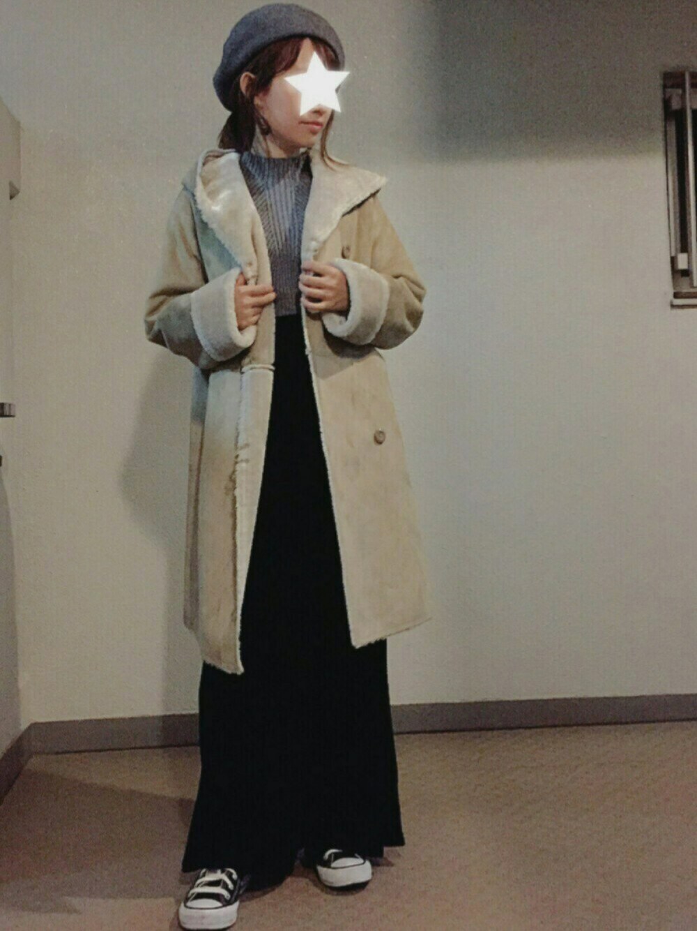 「大人カジュアル、パンツスタイル、ムートンコート、GU、ベレー帽、プチプラ、ベロアパンツ、ワイドパンツ、ビッグシルエット、タックイン」｜「GUのアイテム（ムートンコート、ベージュ系）」を使った、chihirooさん（レディース・151cm）の秋コーディネートの1枚目の写真