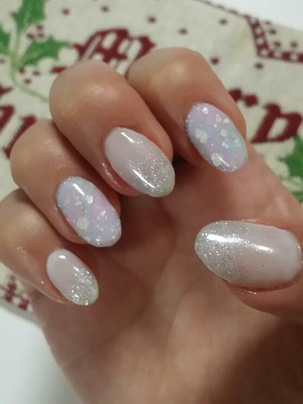 その他のハンドケア/ハンドクリーム、ホワイト系のハンドケア/ハンドクリームを着用したレディースの冬コーディネートの1枚目の写真