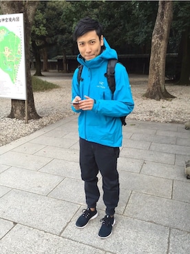 「ARC'TERYX（アークテリクス）のアイテム（マウンテンパーカー、ブルー系）」を使った、Motoさん（メンズ）の冬コーディネート