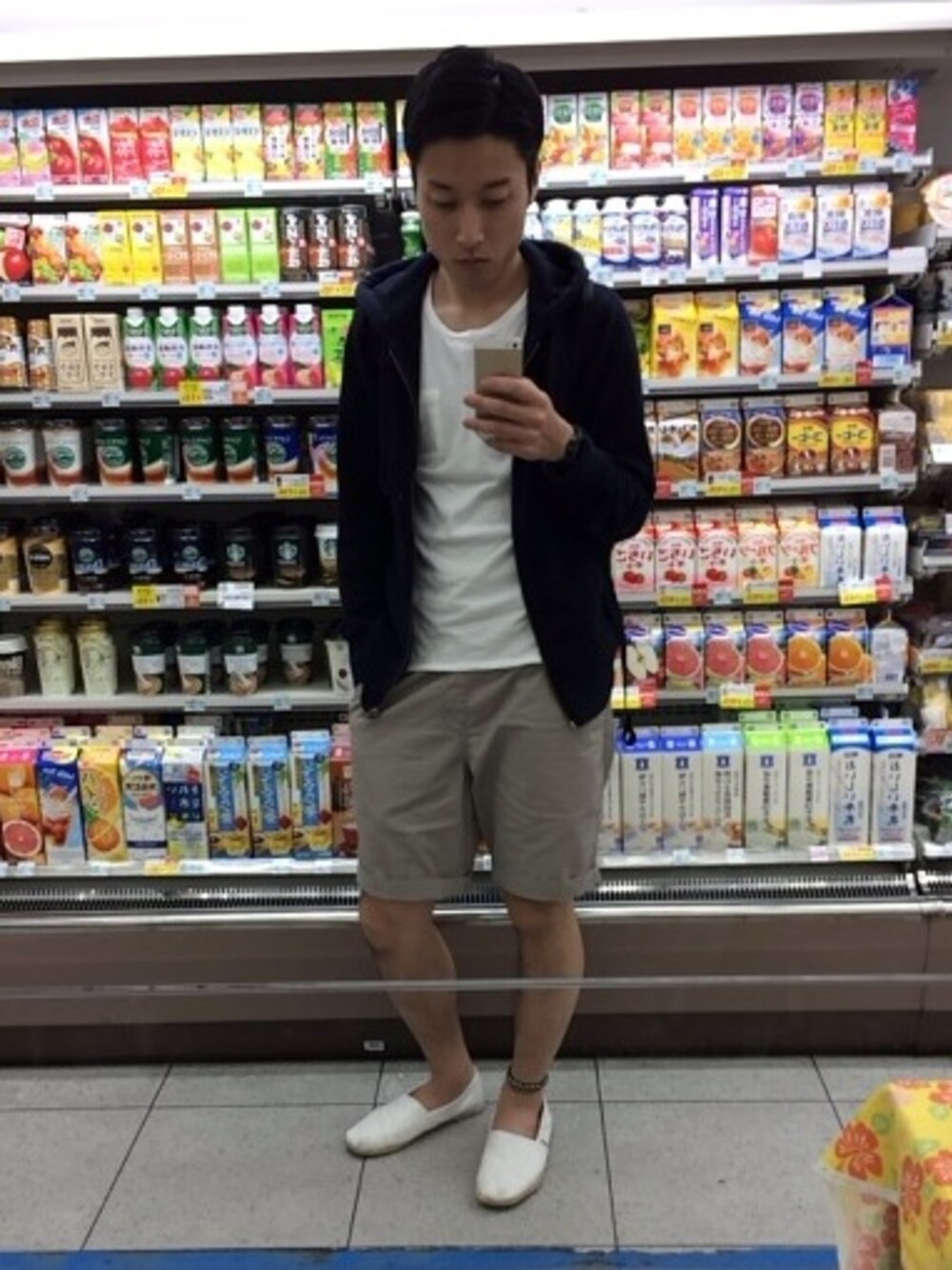 「UNIQLO、journal standard、toms、MYSTERY RANCH」｜「MYSTERY RANCHのミステリーランチ / ブーティーバック（バックパック/リュック、ブラック系）」を使った、kengoさん（メンズ・170cm）の春コーディネートの1枚目の写真