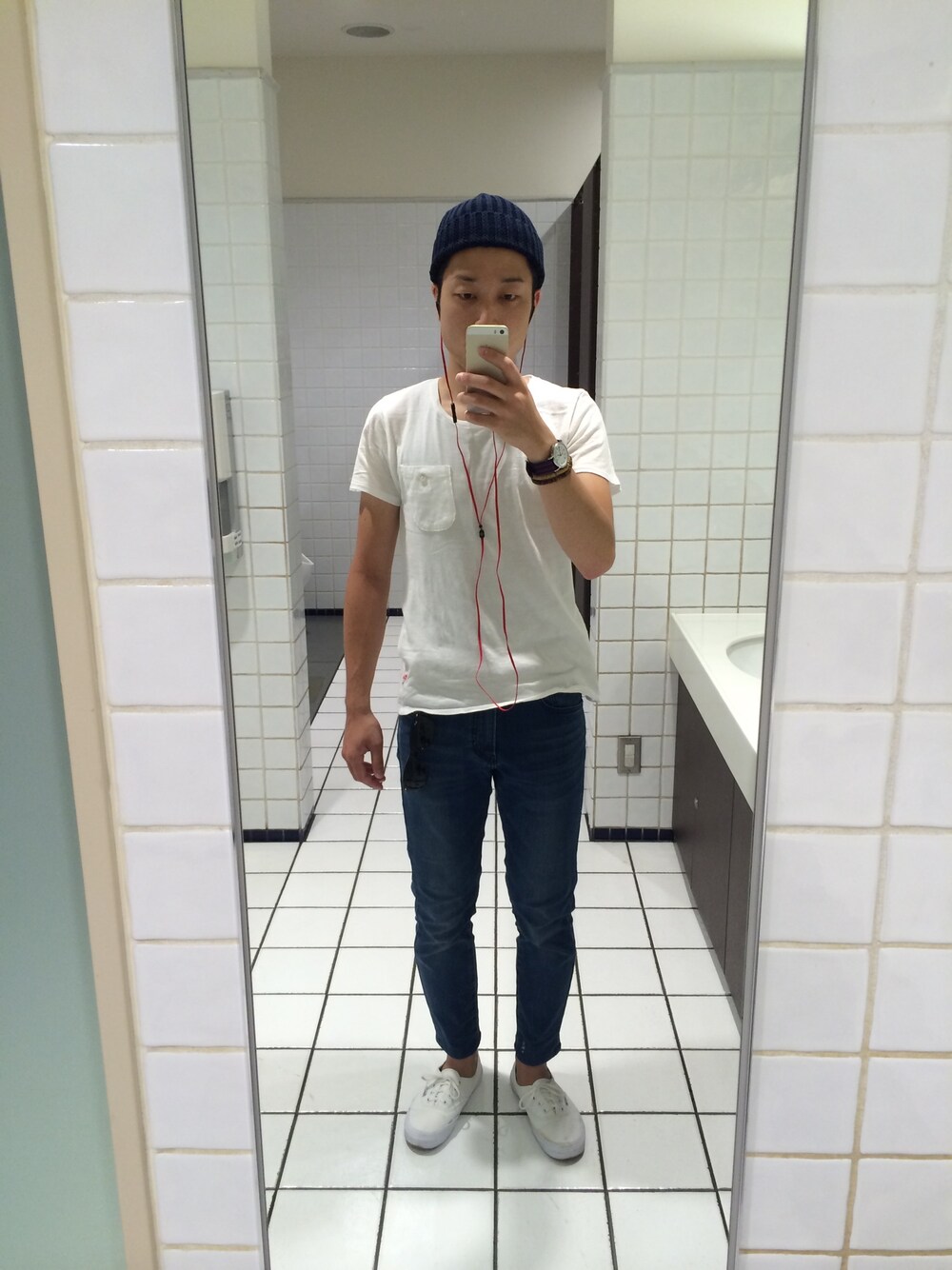 「UNIQLO、journal standard、VANS、ray ban、TIMEX、MYSTERY RANCH、デニム、クラッチバッグ、スニーカー、BEAUTY&YOUTH UNITED ARROWS」｜「RAGEBLUEの【TIMEX/タイメックス×RAGEBLUE】ウィークエンダー/540087（アナログ腕時計、ブルー系）」を使った、kengoさん（メンズ・170cm）の夏コーディネートの1枚目の写真
