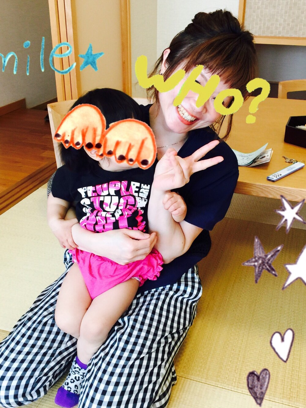 ブルー系のTシャツ/カットソー、ブラック系のその他パンツ、ブラック系のTシャツ/カットソーを着用したレディースの夏コーディネートの1枚目の写真