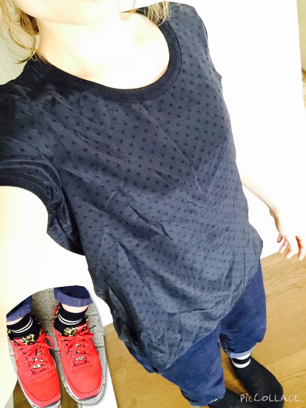 「UNIQLO、ニューバランス、勉強スタイル、自撮り」｜「UNIQLOのアイテム（Tシャツ/カットソー、ブルー系）」を使った、AYAさん（レディース・152cm）の夏コーディネートの1枚目の写真