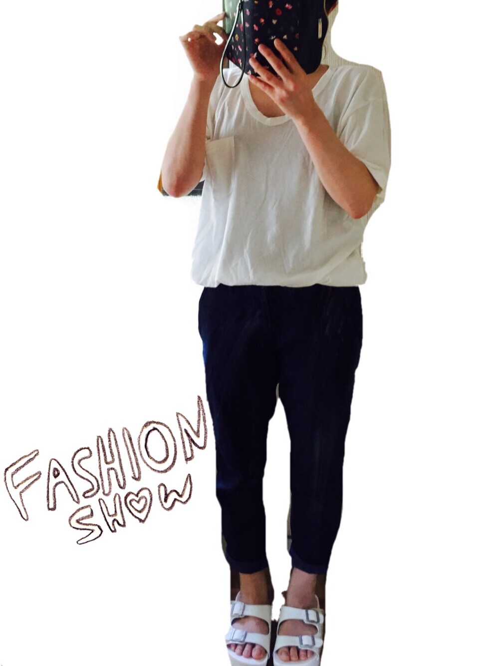 「UNIQLO、JEANASiS、SENSEOFPLACE、ゆるコーデ、勉強スタイル、シンプルコーデ、シンプル」｜「JEANASISのピグメントVプルオーバーSS/566899 （Tシャツ/カットソー、ホワイト系）」を使った、AYAさん（レディース・152cm）の夏コーディネートの1枚目の写真