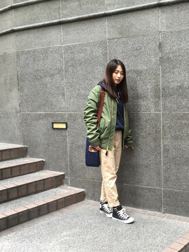 「Alpha Industries（アルファインダストリーズ）のアイテム（ブルゾン、グリーン系）」を使った、Miyoung Kimさん（レディース・157cm）の春コーディネート
