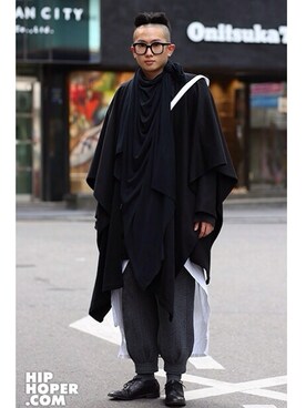 Yohji Yamamoto（ヨウジヤマモト）のポンチョを使った人気ファッション