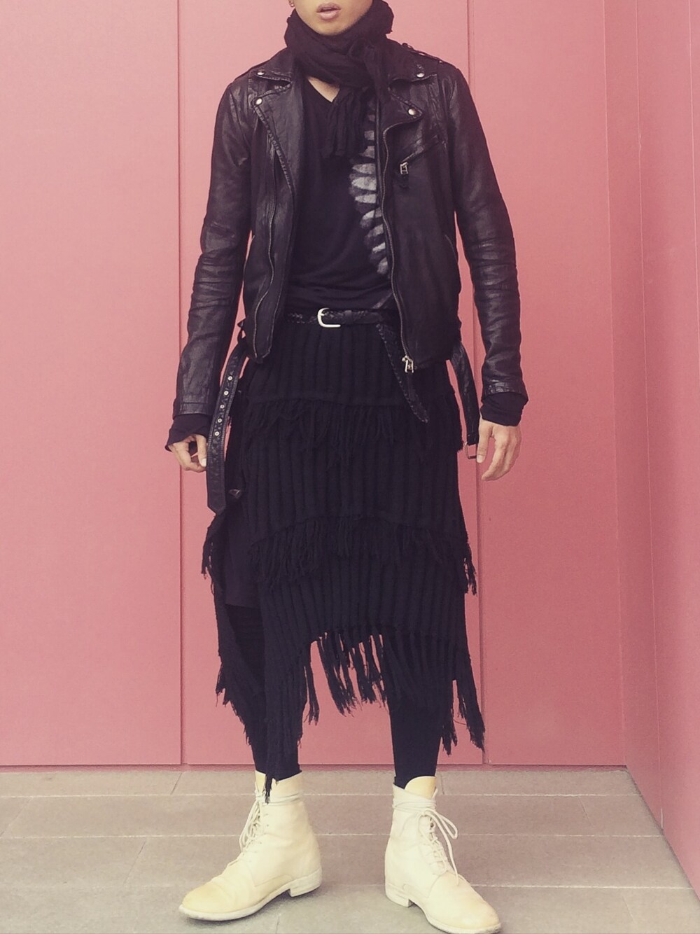 「ニット帽、ootd、daily look、dailylook、gomong、godokmonk」｜「The Viridi-anneのアイテム（ライダースジャケット、ブラック系）」を使った、gomongさん（メンズ・176cm）の春コーディネートの1枚目の写真