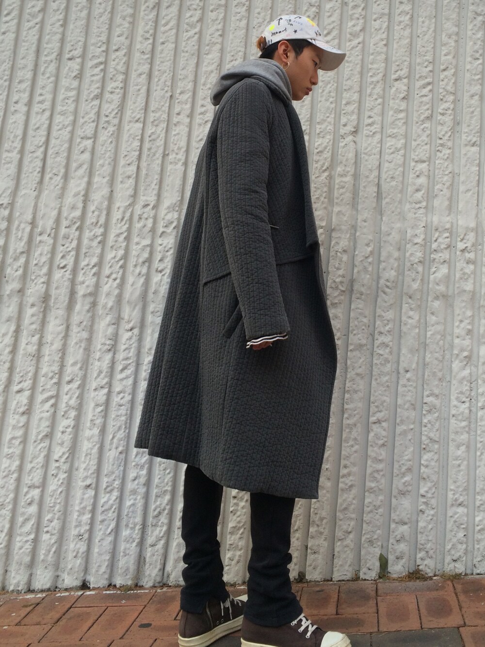 「ootd、daily look」｜「monk clothesのアイテム（チェスターコート、グレー系）」を使った、gomongさん（メンズ・176cm）の冬コーディネートの1枚目の写真