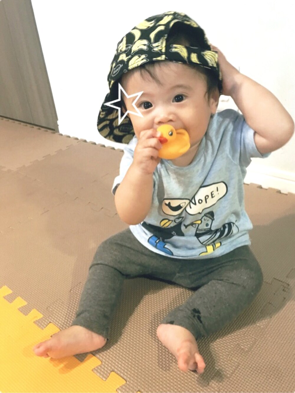 「赤ちゃん、0歳８ヶ月、男の子、ベビーコーデ、カジュアルコーデ、キャップ、バナナ、カモメ柄、H&M、babygap」｜「H&Mのアイテム（Tシャツ/カットソー、ブルー系）」を使った、tooowaさん（キッズ・70cm）の夏コーディネートの1枚目の写真