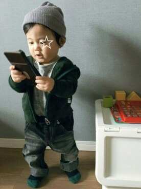 「Roots Canadaのアイテム（トップス）」を使った、tooowaさん（キッズ・70cm）の秋コーディネート