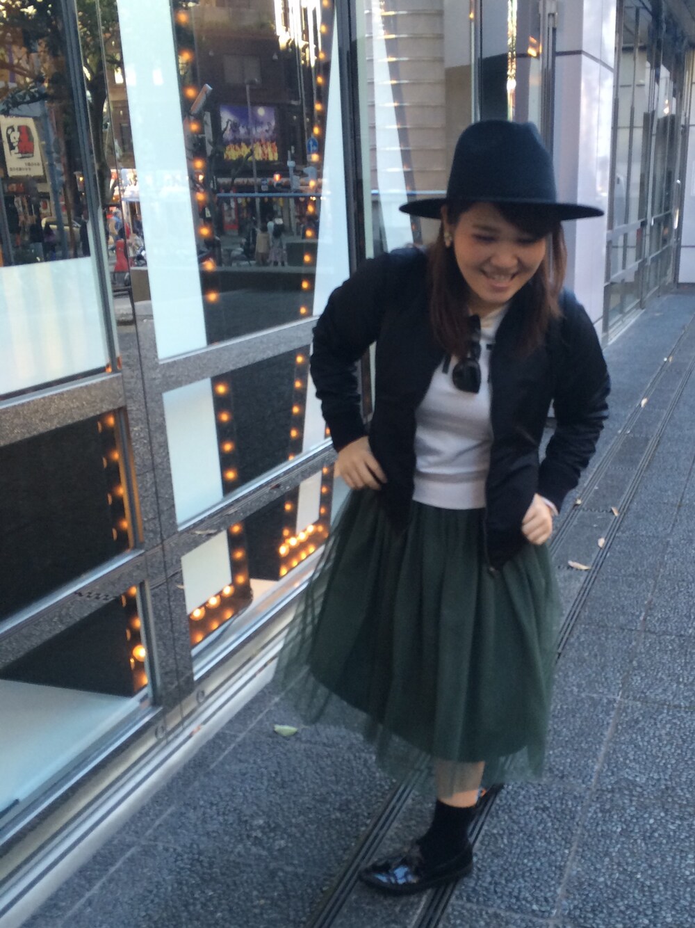 「甘辛ミックス、大人カジュアル、ハット」｜「無印良品のアイテム（ブルゾン、ブラック系）」を使った、hidemiさん（レディース・155cm）の秋コーディネートの1枚目の写真