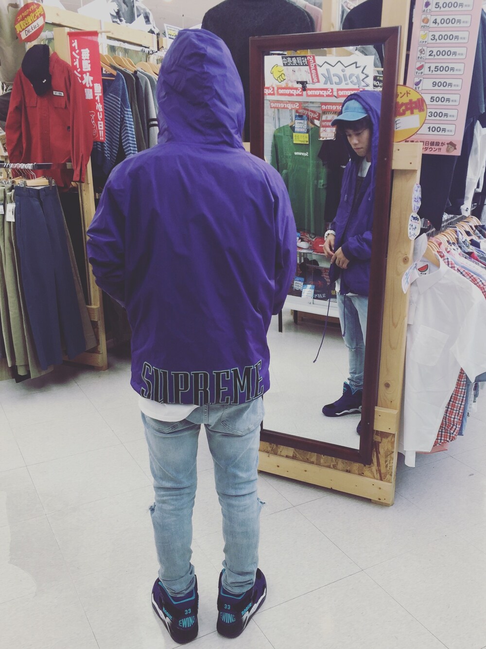 「supreme、ewing」｜「newhattanのアイテム（キャップ、ブルー系）」を使った、竹下祥生さん（メンズ・170cm）の秋コーディネートの1枚目の写真