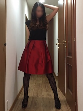 「PRADA（プラダ）のアイテム（スカート）」を使った、ももこさん（レディース・168cm）の秋コーディネート