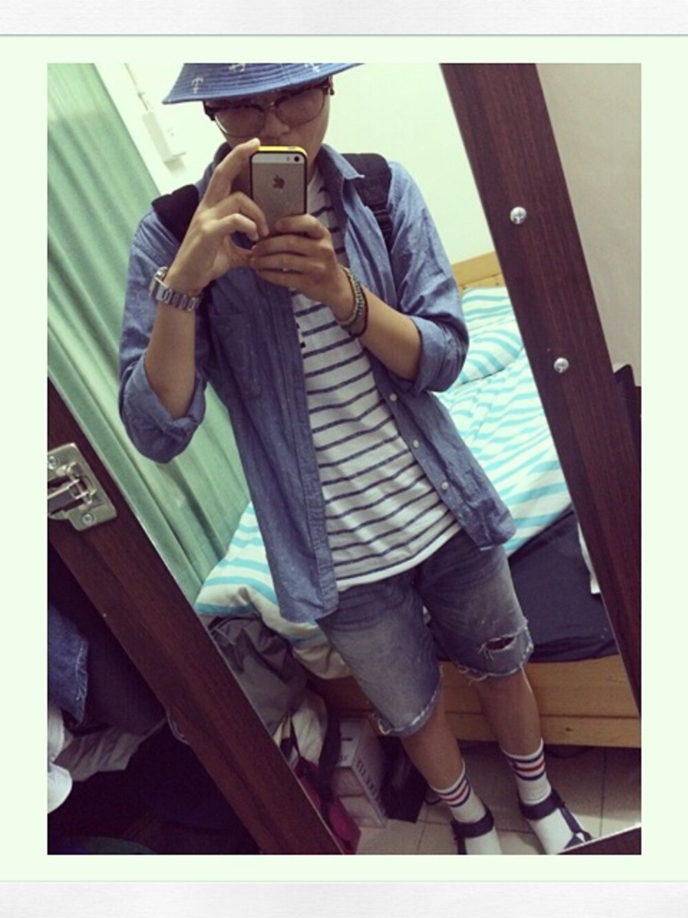 「UNIQLO、HOLLISTER、teva」｜「Hollisterのアイテム（デニムパンツ、ブルー系）」を使った、Edisonさん（レディース・170cm）の夏コーディネートの1枚目の写真