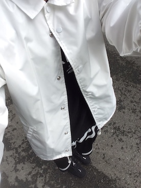 「off white」｜「アイテム（ナイロンジャケット）」を使った、ながしさん（メンズ・176cm）の秋コーディネート