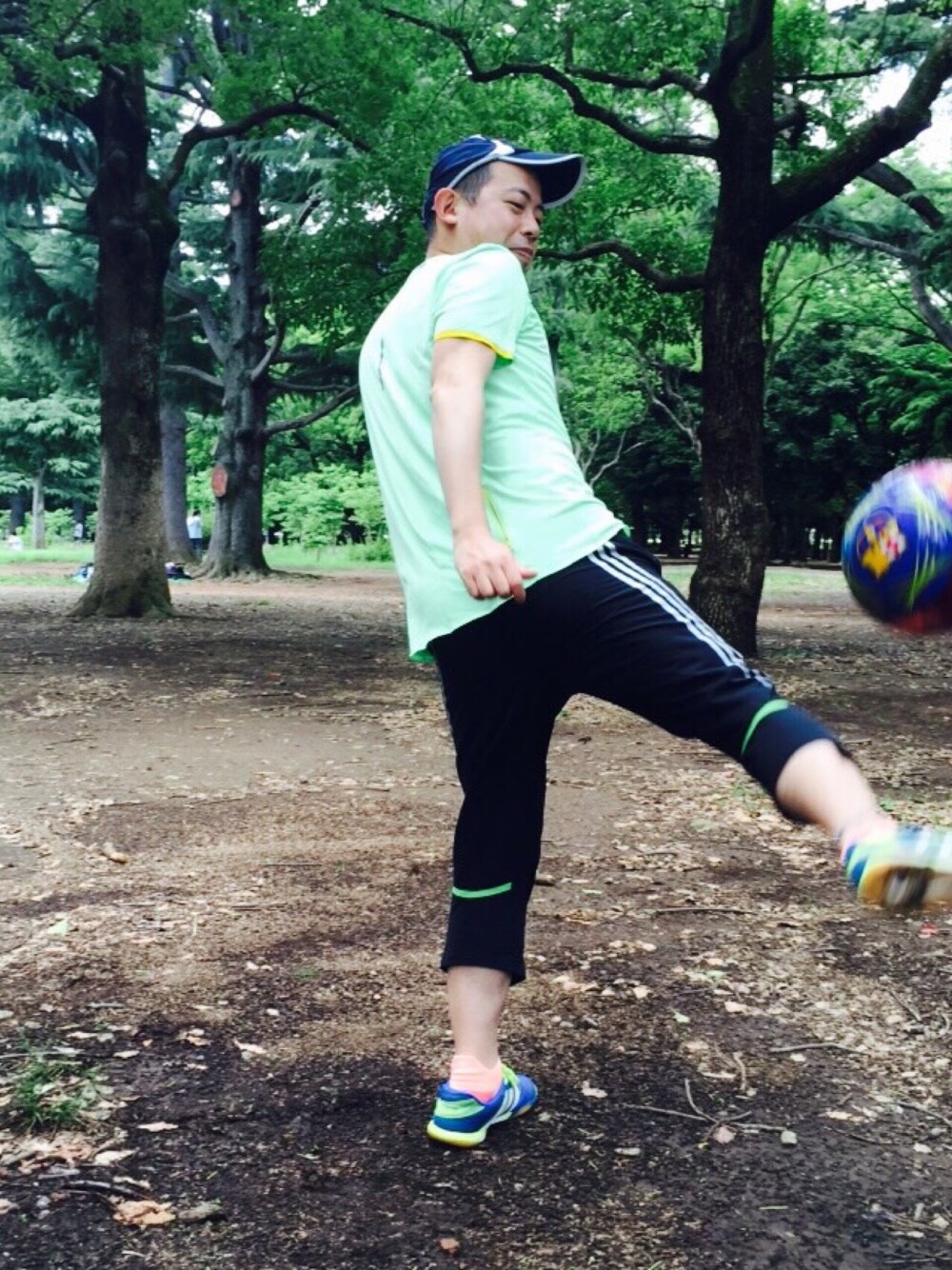 「だいだいゾゾにうってない。、梅雨の中休みにサッカー、楽しい」｜「adidasのアイテム（その他パンツ、ブラック系）」を使った、Makoさん（メンズ・167cm）の夏コーディネートの1枚目の写真