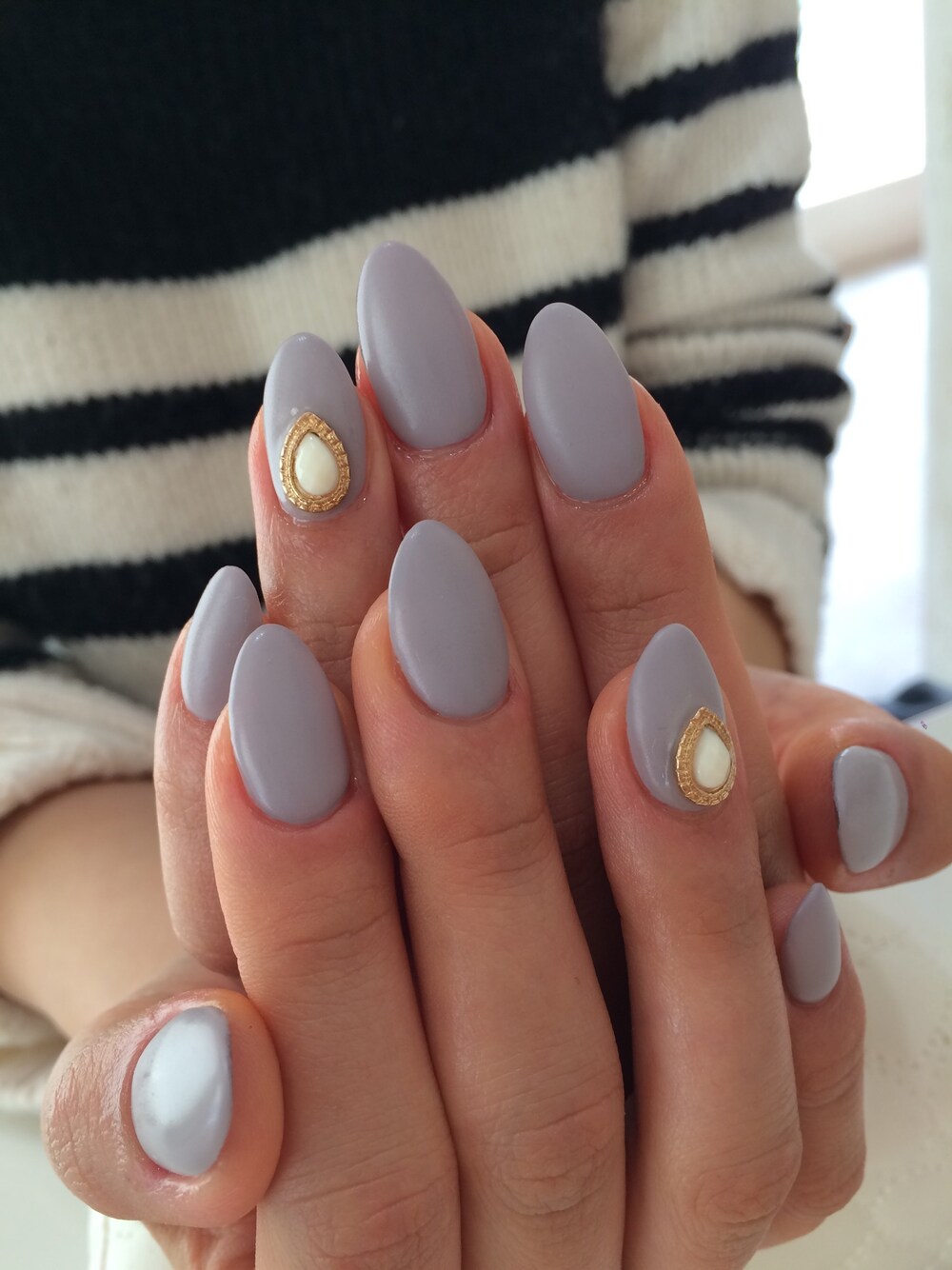 「ネイル」｜「NEW ネイル💅💕のアイテム（ハンドケア/ハンドクリーム、グレー系）」を使った、mocoさん（レディース・163cm）の冬コーディネートの1枚目の写真