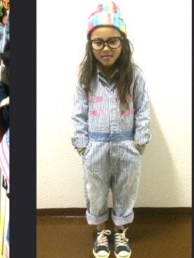 「DENIM DUNGAREE（デニムダンガリー）のアイテム（つなぎ/オールインワン）」を使った、ru-neiさん（キッズ・110cm）の冬コーディネート