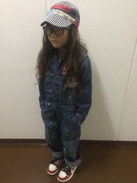 「DENIM DUNGAREE（デニムダンガリー）のアイテム（つなぎ/オールインワン）」を使った、ru-neiさん（キッズ・110cm）の冬コーディネート