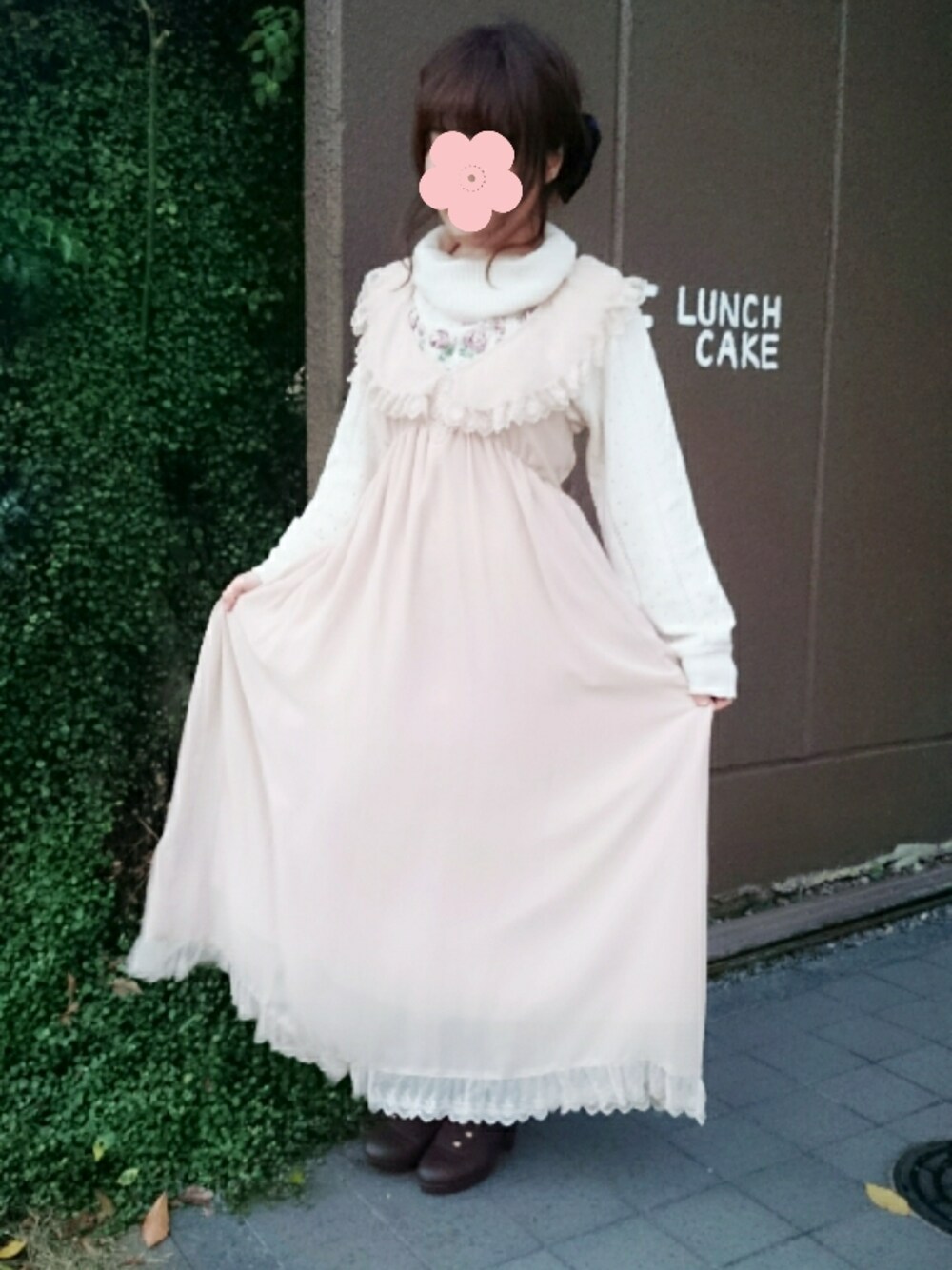 「an another angelus、Fi.n.t、Pause」｜「an another angelusのアイテム（ワンピース、ベージュ系）」を使った、Aymさん（レディース・146cm）の秋コーディネートの1枚目の写真
