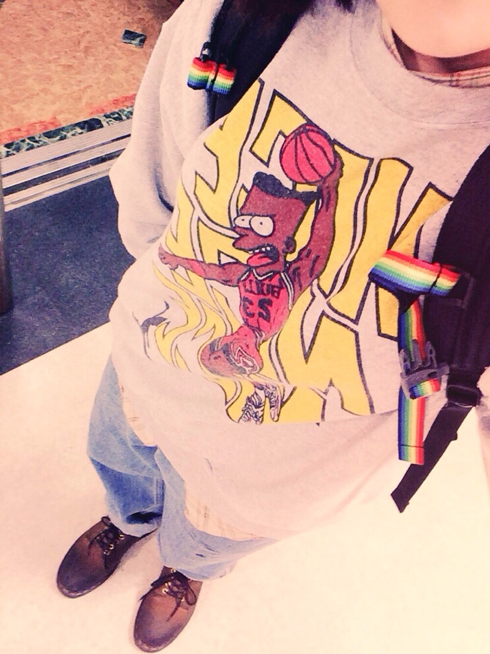 「古着、スウェット、Dr.Martens、デニム、だぼだぼ」｜「no brandのアイテム（スウェット、グレー系）」を使った、あかりさん（レディース・162cm）の冬コーディネートの1枚目の写真