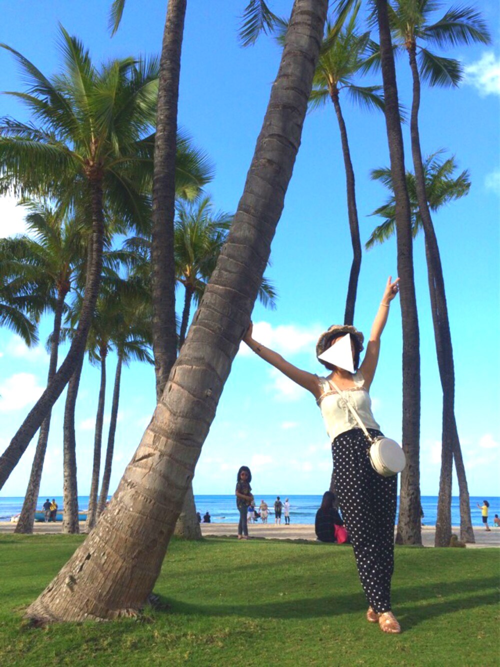 「hawaii、ハワイ、ワイキキビーチ、ハワイコーデ、80s」｜「ANAPのアイテム（パンツ、ブラック系）」を使った、chachaさん（レディース・151cm）の春コーディネートの1枚目の写真