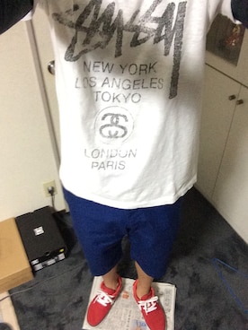 「STUSSY（ステューシー）のアイテム（Tシャツ/カットソー、ホワイト系）」を使った、BIGBANGさん（メンズ・177cm）の秋コーディネート